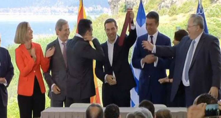 &Omicron; &Zeta;ά&epsilon;&phi; έ&beta;&gamma;&alpha;&lambda;&epsilon; &tau;&eta; &gamma;&rho;&alpha;&beta;ά&tau;&alpha; &tau;&omicron;&upsilon; &kappa;&alpha;&iota; &tau;&eta;&nu; έ&delta;&omega;&sigma;&epsilon; &sigma;&tau;&omicron;&nu; &Tau;&sigma;ί&pi;&rho;&alpha; -&Tau;&eta;&nu; έ&kappa;&alpha;&nu;&epsilon; &pi;&omicron;&sigma;έ&tau; &omicron; &Chi;&alpha;&nu; [&epsilon;&iota;&kappa;ό&nu;&epsilon;&sigmaf;]