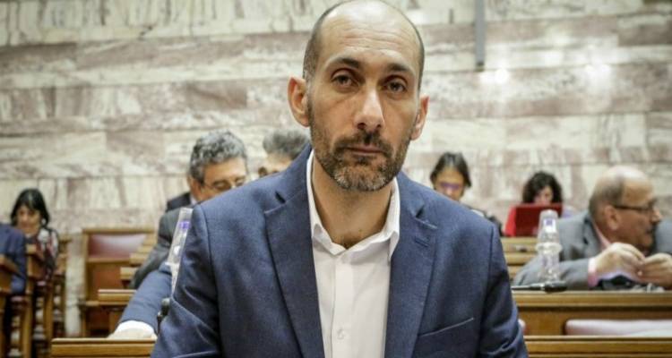 &Gamma;. &Pi;ά&lambda;&lambda;&eta;&sigmaf;: &laquo;&Omicron; &epsilon;&lambda;&lambda;&eta;&nu;&iota;&kappa;ό&sigmaf; &lambda;&alpha;ό&sigmaf; &delta;&epsilon;&nu; &alpha;&pi;έ&rho;&rho;&iota;&psi;&epsilon; &tau;&omicron; &tau;&iota;&tau;ά&nu;&iota;&omicron; έ&rho;&gamma;&omicron; &tau;&eta;&sigmaf; &kappa;&upsilon;&beta;έ&rho;&nu;&eta;&sigma;&eta;&sigmaf; &Sigma;&Upsilon;&Rho;&Iota;&Zeta;&Alpha;&raquo;