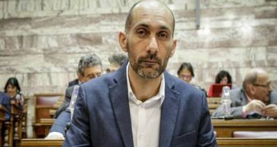 &Gamma;. &Pi;ά&lambda;&lambda;&eta;&sigmaf;: &laquo;&Omicron; &epsilon;&lambda;&lambda;&eta;&nu;&iota;&kappa;ό&sigmaf; &lambda;&alpha;ό&sigmaf; &delta;&epsilon;&nu; &alpha;&pi;έ&rho;&rho;&iota;&psi;&epsilon; &tau;&omicron; &tau;&iota;&tau;ά&nu;&iota;&omicron; έ&rho;&gamma;&omicron; &tau;&eta;&sigmaf; &kappa;&upsilon;&beta;έ&rho;&nu;&eta;&sigma;&eta;&sigmaf; &Sigma;&Upsilon;&Rho;&Iota;&Zeta;&Alpha;&raquo;