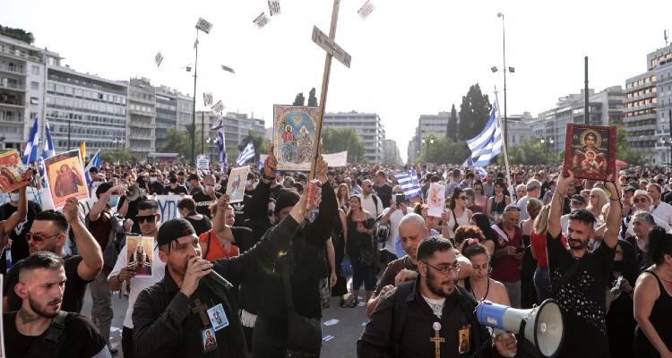 «Βιομηχανία» απάτης αντιμεβολιαστών: Στον εισαγγελέα το πόρισμα, 18 ιστότοποι υπό έλεγχο