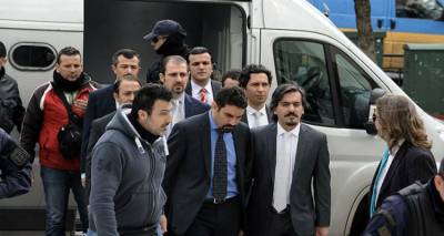 &Kappa;&omicron;&nu;&tau;&omicron;&nu;ή&sigmaf;: &Epsilon;&nu;&delta;&epsilon;&chi;ό&mu;&epsilon;&nu;&omicron; &nu;&alpha; &delta;&iota;&kappa;&alpha;&sigma;&tau;&omicron;ύ&nu; &omicron;&iota; 8 &sigma;&tau;&rho;&alpha;&tau;&iota;&omega;&tau;&iota;&kappa;&omicron;ί &sigma;&tau;&eta;&nu; &Epsilon;&lambda;&lambda;ά&delta;&alpha; &epsilon;ά&nu; &tau;&omicron; &zeta;&eta;&tau;ή&sigma;&epsilon;&iota; &eta; &Tau;&omicron;&upsilon;&rho;&kappa;ί&alpha;