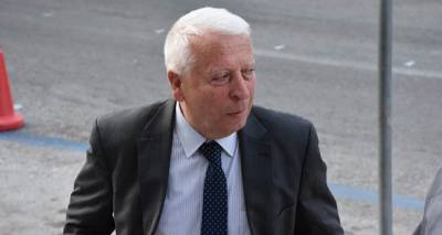 &Kappa;. &Mu;&omicron;&upsilon;&tau;&zeta;&omicron;ύ&rho;&eta;&sigmaf;: &Tau;&rho;&epsilon;&iota;&sigmaf; &gamma;&rho;&alpha;&mu;&mu;έ&sigmaf; &gamma;&iota;&alpha; &tau;&eta;&nu; &pi;&alpha;&rho;&alpha;ί&tau;&eta;&sigma;&eta; &Sigma;&tau;&epsilon;&phi;&alpha;&nu;ή