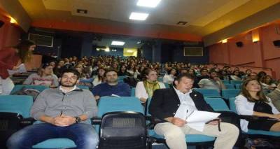 H&mu;&epsilon;&rho;ί&delta;&alpha; &mu;&epsilon; &tau;ί&tau;&lambda;&omicron;: "Ό&Sigma;&Pi;&Rho;&Iota;&Alpha;: &Omicron; &kappa;&rho;&upsilon;&mu;&mu;έ&nu;&omicron;&sigmaf; &theta;&eta;&sigma;&alpha;&upsilon;&rho;ό&sigmaf; &tau;&eta;&sigmaf; &Lambda;&Eta;&Mu;&Nu;&Omicron;&Upsilon;"