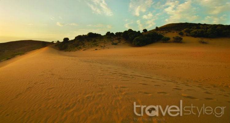 &Delta;&epsilon;ί&tau;&epsilon; έ&nu;&alpha;&nu; &kappa;&rho;&upsilon;&mu;&mu;έ&nu;&omicron; &theta;&eta;&sigma;&alpha;&upsilon;&rho;ό &tau;&omicron;&upsilon; &Alpha;&iota;&gamma;&alpha;ί&omicron;&upsilon; &mu;&epsilon; &delta;&alpha;&nu;&tau;&epsilon;&lambda;&omega;&tau;έ&sigmaf; &alpha;&kappa;&tau;έ&sigmaf;, έ&rho;&eta;&mu;&omicron; &kappa;&alpha;&iota; &mu;&iota;&alpha; &epsilon;&kappa;&kappa;&lambda;&eta;&sigma;&iota;ά &chi;&omega;&rho;ί&sigmaf; &sigma;&kappa;&epsilon;&pi;ή! (photos)