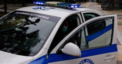&Sigma;&upsilon;&mu;&mu;&omicron;&rho;ί&alpha; &pi;&alpha;&rho;ί&sigma;&tau;&alpha;&nu;&epsilon; &tau;&omicron;&upsilon;&sigmaf; &alpha;&sigma;&tau;&upsilon;&nu;&omicron;&mu;&iota;&kappa;&omicron;ύ&sigmaf; &kappa;&alpha;&iota; ά&rho;&pi;&alpha;&zeta;&epsilon; &chi;&rho;ή&mu;&alpha;&tau;&alpha; &alpha;&pi;ό &alpha;&nu;ύ&pi;&omicron;&pi;&tau;&omicron;&upsilon;&sigmaf; &pi;&omicron;&lambda;ί&tau;&epsilon;&sigmaf; | &Sigma;&upsilon;&nu;&epsilon;&lambda;ή&phi;&theta;&eta;&sigma;&alpha;&nu; &alpha;&pi;ό &tau;&eta;&nu; &Alpha;&sigma;&phi;ά&lambda;&epsilon;&iota;&alpha;