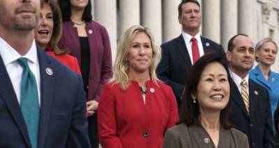 &Eta;&Pi;&Alpha;: &Eta; &Beta;&omicron;&upsilon;&lambda;ή &kappa;&alpha;&lambda;&epsilon;ί&tau;&alpha;&iota; &nu;&alpha; &psi;&eta;&phi;ί&sigma;&epsilon;&iota; &gamma;&iota;&alpha; &nu;&alpha; &alpha;&pi;&omicron;&pi;έ&mu;&psi;&epsilon;&iota; &alpha;&pi;ό &Epsilon;&pi;&iota;&tau;&rho;&omicron;&pi;έ&sigmaf; &tau;&eta;&nu; &Rho;&epsilon;&pi;&omicron;&upsilon;&mu;&pi;&lambda;&iota;&kappa;&alpha;&nu;ή &omicron;&pi;&alpha;&delta;ό &tau;&eta;&sigmaf; QAnon