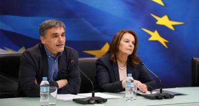&Tau;&alpha; &laquo;&kappa;ό&lambda;&pi;&alpha;&raquo; &tau;&omega;&nu; 120 &delta;ό&sigma;&epsilon;&omega;&nu; &kappa;&alpha;&iota; &omicron;&iota; &alpha;&nu;&eta;&sigma;&upsilon;&chi;ί&epsilon;&sigmaf; &tau;&omega;&nu; &delta;&alpha;&nu;&epsilon;&iota;&sigma;&tau;ώ&nu;