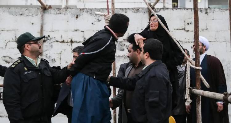 &Iota;&rho;ά&nu;: &Pi;&rho;ώ&tau;&eta; &delta;&eta;&mu;ό&sigma;&iota;&alpha; &epsilon;&kappa;&tau;έ&lambda;&epsilon;&sigma;&eta; &mu;&epsilon;&tau;ά &alpha;&pi;ό &delta;&upsilon;&omicron; &chi;&rho;ό&nu;&iota;&alpha;