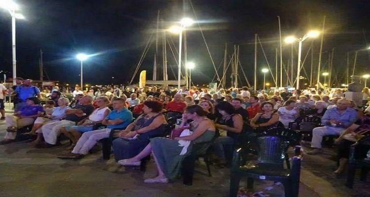 &laquo;&Alpha;&gamma;&kappa;ά&lambda;&iota;&alpha;&sigma;&alpha;&nu;&raquo; &tau;&eta;&nu; Aegean Regatta 2016 o&iota; &kappa;ά&tau;&omicron;&iota;&kappa;&omicron;&iota; &tau;&eta;&sigmaf; &Lambda;ή&mu;&nu;&omicron;&upsilon; | &Pi;&lambda;ή&theta;&omicron;&sigmaf; &kappa;ό&sigma;&mu;&omicron;&upsilon; &sigma;&tau;&iota;&sigmaf; &epsilon;&kappa;&delta;&eta;&lambda;ώ&sigma;&epsilon;&iota;&sigmaf; (mp3 + photos)