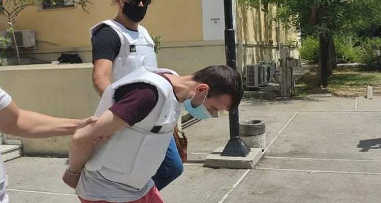 Δάφνη: Στον ανακριτή σήμερα ο συζυγοκτόνος - «Κοιμόταν και όρμηξα πάνω της, την κάρφωσα με τη μύτη του μαχαιριού...»