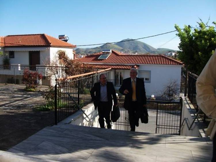 &Alpha;&nu;&alpha;&beta;&omicron;&lambda;ή &tau;&eta;&sigmaf; &sigma;&eta;&mu;&epsilon;&rho;&iota;&nu;ή&sigmaf; &delta;ί&kappa;&eta;&sigmaf; &sigma;&tau;&omicron; &Epsilon;&phi;&epsilon;&tau;&epsilon;ί&omicron; &zeta;ή&tau;&eta;&sigma;&epsilon; &kappa;&alpha;&iota; &pi;ή&rho;&epsilon; &eta; &Nu;&Epsilon;&Lambda; | &Delta;&iota;&alpha;&beta;ά&sigma;&tau;&epsilon; &tau;ί &iota;&sigma;&chi;&upsilon;&rho;ί&sigma;&tau;&eta;&kappa;&alpha;&nu; &omicron;&iota; &sigma;&upsilon;&nu;ή&gamma;&omicron;&rho;&omicron;ί &tau;&eta;&sigmaf; (mp3)