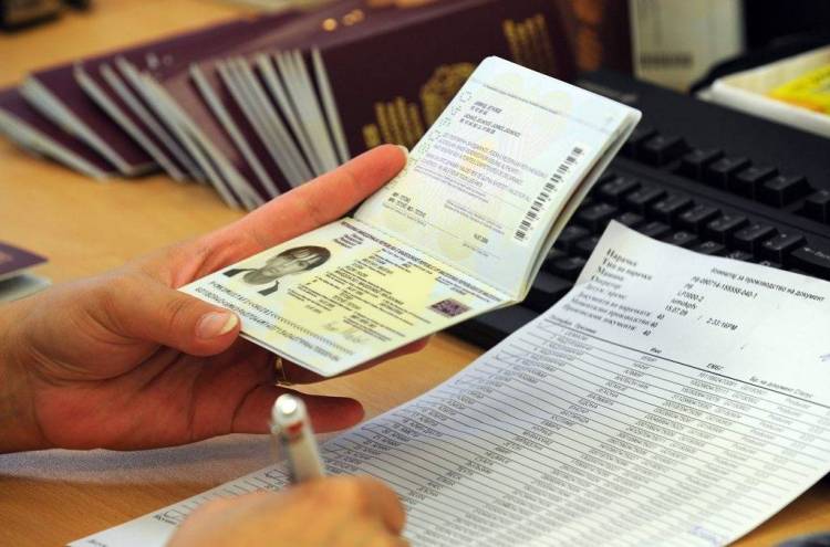 &Kappa;&alpha;&iota; &eta; &Lambda;ή&mu;&nu;&omicron;&sigmaf; &sigma;&tau;&omicron; &pi;&iota;&lambda;&omicron;&tau;&iota;&kappa;ό &pi;&rho;ό&gamma;&rho;&alpha;&mu;&mu;&alpha; &gamma;&iota;&alpha; έ&kappa;&delta;&omicron;&sigma;&eta; Visa;