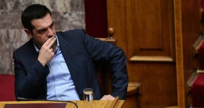 &Sigma;&tau;&omicron; &tau;&rho;&alpha;&pi;έ&zeta;&iota; &omicron; &alpha;&nu;&alpha;&sigma;&chi;&eta;&mu;&alpha;&tau;&iota;&sigma;&mu;ό&sigmaf; &mu;&epsilon;&tau;ά &tau;&alpha; "ό&chi;&iota; &upsilon;&pi;&omicron;&upsilon;&rho;&gamma;ώ&nu;