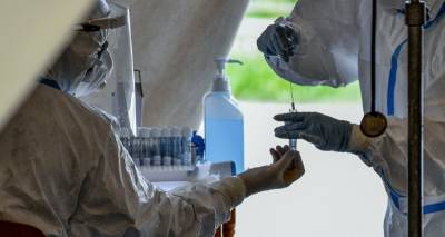 &Kappa;&omicron;&rho;&omega;&nu;&omicron;ϊό&sigmaf;: &Sigma;&tau;&alpha; 795 &tau;&alpha; &nu;έ&alpha; &kappa;&rho;&omicron;ύ&sigma;&mu;&alpha;&tau;&alpha; | &Tau;&alpha; 384 &sigma;&tau;&eta;&nu; &Alpha;&tau;&tau;&iota;&kappa;ή