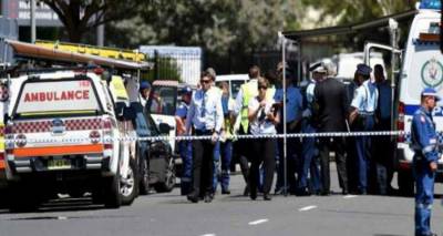 &Sigma;&upsilon;&nu;&alpha;&gamma;&epsilon;&rho;&mu;ό&sigmaf; &sigma;&tau;&eta;&nu; &Alpha;&upsilon;&sigma;&tau;&rho;&alpha;&lambda;ί&alpha;: &Epsilon;&nu;&omicron;&pi;&lambda;&eta; &epsilon;&pi;ί&theta;&epsilon;&sigma;&eta; &sigma;&epsilon; &epsilon;&rho;&gamma;&omicron;&sigma;&tau;ά&sigma;&iota;&omicron; &sigma;&tau;&omicron; &Sigma;ί&delta;&nu;&epsilon;ϊ -&Nu;&epsilon;&kappa;&rho;ό&sigmaf; έ&nu;&alpha;&sigmaf; ά&nu;&tau;&rho;&alpha;&sigmaf;