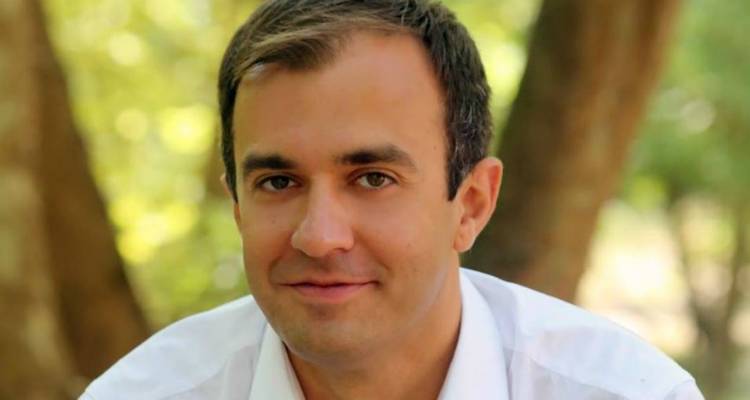 Ο διεθνολόγος Τ. Χατζηβασιλείου αναλύει στον FM 100 τι σημαίνει η συμφωνία Ελλάδας - Ιταλίας για την ΑΟΖ (audio)