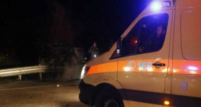 &Nu;έ&alpha; &tau;&rho;&alpha;&gamma;&omega;&delta;ί&alpha; &sigma;&tau;&eta;&nu; ά&sigma;&phi;&alpha;&lambda;&tau;&omicron;: &Nu;&epsilon;&kappa;&rho;&omicron;ί &delta;ύ&omicron; &nu;&epsilon;&alpha;&rho;&omicron;ί &sigma;&epsilon; &delta;&upsilon;&sigma;&tau;ύ&chi;&eta;&mu;&alpha; &mu;&epsilon; &mu;&eta;&chi;&alpha;&nu;έ&sigmaf; &sigma;&tau;&eta;&nu; &Kappa;&rho;ή&tau;&eta; (photos)