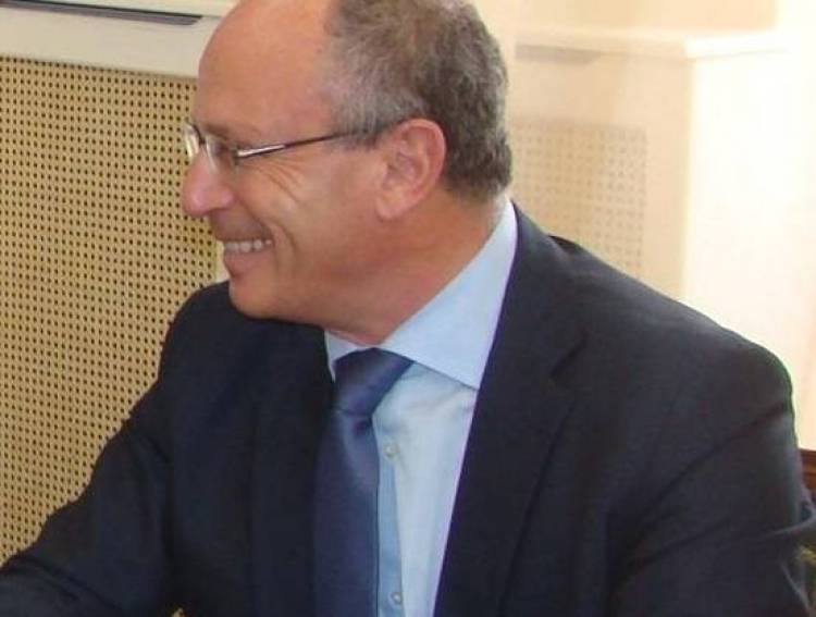 &Delta;ή&lambda;&omega;&sigma;&eta; &Chi;&alpha;&tau;&zeta;&eta;&delta;&iota;&alpha;&mu;&alpha;&nu;&tau;ή, &pi;&rho;&iota;&nu; &lambda;ί&gamma;&omicron; &sigma;&tau;&omicron; &Delta;&eta;&mu;&omicron;&tau;&iota;&kappa;ό &Sigma;&upsilon;&mu;&beta;&omicron;ύ&lambda;&iota;&omicron;: &laquo;&Delta;&epsilon;&nu; &theta;&alpha; &epsilon;ί&mu;&alpha;&iota; &upsilon;&pi;&omicron;&psi;ή&phi;&iota;&omicron;&sigmaf; &sigma;&tau;&iota;&sigmaf; &epsilon;&rho;&chi;ό&mu;&epsilon;&nu;&epsilon;&sigmaf; &alpha;&upsilon;&tau;&omicron;&delta;&iota;&omicron;&iota;&kappa;&eta;&tau;&iota;&kappa;έ&sigmaf; &epsilon;&kappa;&lambda;&omicron;&gamma;έ&sigmaf;&raquo;