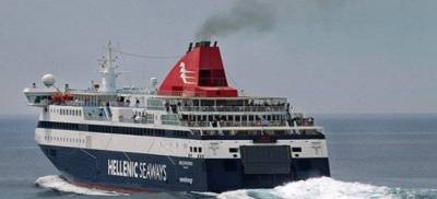 Φωτιά στο πλοίο «Νήσος Μύκονος» - Αγωνία για τους 248 επιβάτες