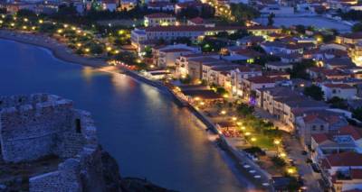 &Sigma;&tau;&omicron; &Kappa;&epsilon;&nu;&tau;&rho;&iota;&kappa;ό &Alpha;&rho;&chi;&iota;&tau;&epsilon;&kappa;&tau;&omicron;&nu;&iota;&kappa;ό &Sigma;&upsilon;&mu;&beta;&omicron;ύ&lambda;&iota;&omicron; &eta; &alpha;&nu;ά&pi;&lambda;&alpha;&sigma;&eta; &tau;&omicron;&upsilon; &Rho;&omega;&mu;&alpha;ί&iota;&kappa;&omicron;&upsilon; &Gamma;&iota;&alpha;&lambda;&omicron;ύ