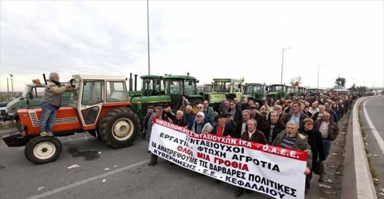 Αποφασίζουν σήμερα για τα μπλόκα