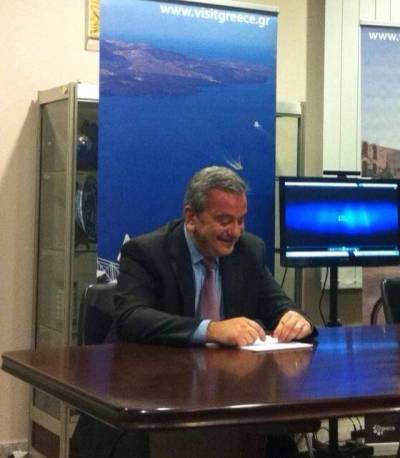 &Epsilon;&pi;&alpha;&phi;έ&sigmaf; &tau;&omicron;&upsilon; &pi;&rho;&omicron;έ&delta;&rho;&omicron;&upsilon; &tau;&eta;&sigmaf; Έ&nu;&omega;&sigma;&eta;&sigmaf; &Xi;&epsilon;&nu;&omicron;&delta;ό&chi;&omega;&nu; &Lambda;ή&mu;&nu;&omicron;&upsilon; &Sigma;&tau;έ&lambda;&iota;&omicron;&upsilon; &Mu;ά&nu;&tau;&zeta;&alpha;&rho;&eta; &sigma;&tau;&alpha; &sigma;&chi;&omicron;&lambda;&epsilon;ί&alpha; &tau;&omicron;&upsilon; &nu;&eta;&sigma;&iota;&omicron;ύ, &mu;&epsilon; &alpha;&nu;&tau;&iota;&kappa;&epsilon;ί&mu;&epsilon;&nu;&omicron; &tau;&omicron;&nu; &tau;&omicron;&upsilon;&rho;&iota;&sigma;&mu;ό