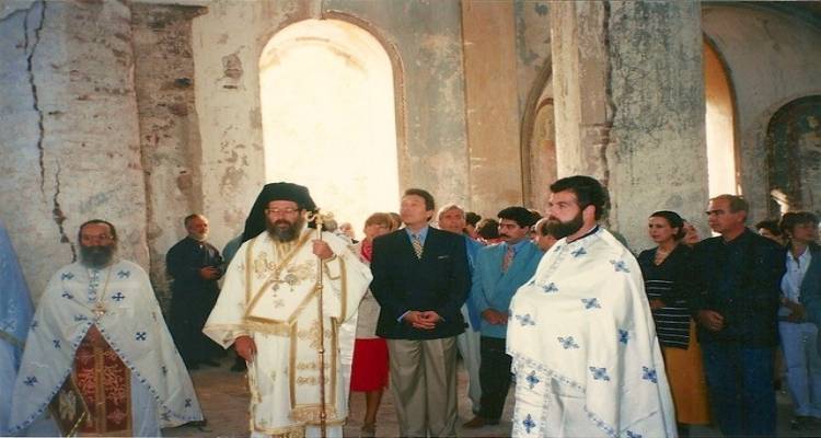 Μια λειτουργία στον Ερειπωμένο Ταξιάρχη στα Μοσχονήσια