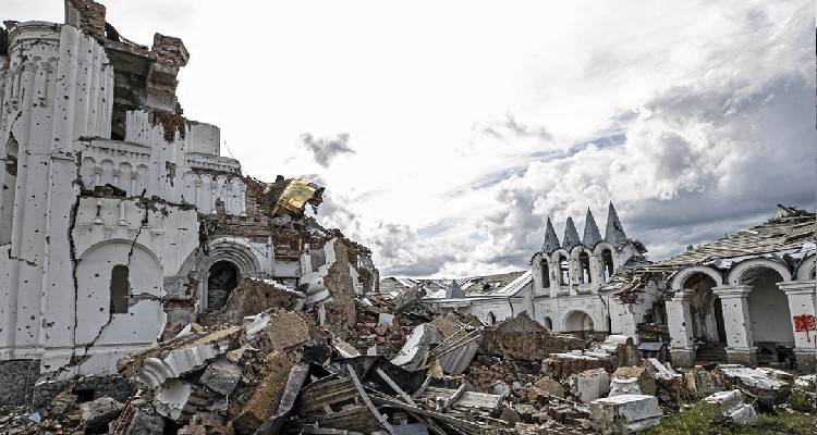 Πανηγυρισμοί στο Κίεβο για την ανακατάληψη της Λιμάν - Πτώματα Ρώσων στους δρόμους