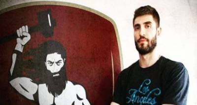 &Tau;&sigma;&alpha;ϊ&rho;έ&lambda;&eta;&sigmaf;: &laquo;&Epsilon;ύ&chi;&omicron;&mu;&alpha;&iota; &nu;&alpha; &zeta;ή&sigma;&omega; &kappa;&iota; &epsilon;&gamma;ώ ό&mu;&omicron;&rho;&phi;&epsilon;&sigmaf; &sigma;&tau;&iota;&gamma;&mu;έ&sigmaf; &sigma;&tau;&eta; &Lambda;ή&mu;&nu;&omicron;&raquo; (photo)