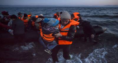 &Nu;έ&alpha; &tau;&rho;&alpha;&gamma;&omega;&delta;ί&alpha; &mu;&epsilon; 26 &pi;&rho;ό&sigma;&phi;&upsilon;&gamma;&epsilon;&sigmaf; &nu;&epsilon;&kappa;&rho;&omicron;ύ&sigmaf; &alpha;&nu;&omicron;&iota;&chi;&tau;ά &tau;&eta;&sigmaf; &Sigma;ά&mu;&omicron;&upsilon;