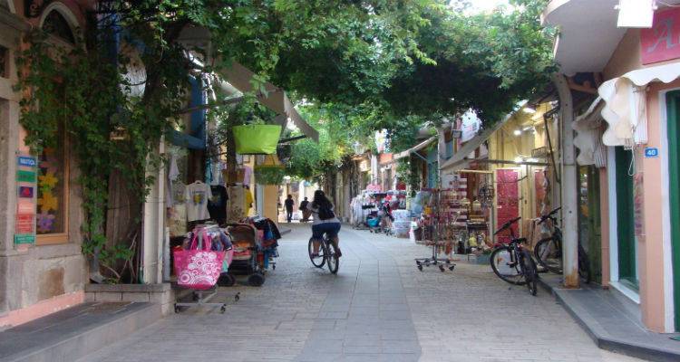 &Mu;&epsilon; &alpha;&nu;&omicron;&iota;&chi;&tau;ά &mu;&alpha;&gamma;&alpha;&zeta;&iota;ά &eta; &sigma;&upsilon;&mu;&mu;&epsilon;&tau;&omicron;&chi;ή &tau;&omicron;&upsilon; &Epsilon;&mu;&pi;&omicron;&rho;&iota;&kappa;&omicron;ύ &Sigma;&upsilon;&lambda;&lambda;ό&gamma;&omicron;&upsilon; &Lambda;ή&mu;&nu;&omicron;&upsilon; &sigma;&tau;&eta;&nu; &alpha;&upsilon;&rho;&iota;&alpha;&nu;ή &kappa;&iota;&nu;&eta;&tau;&omicron;&pi;&omicron;ί&eta;&sigma;&eta;