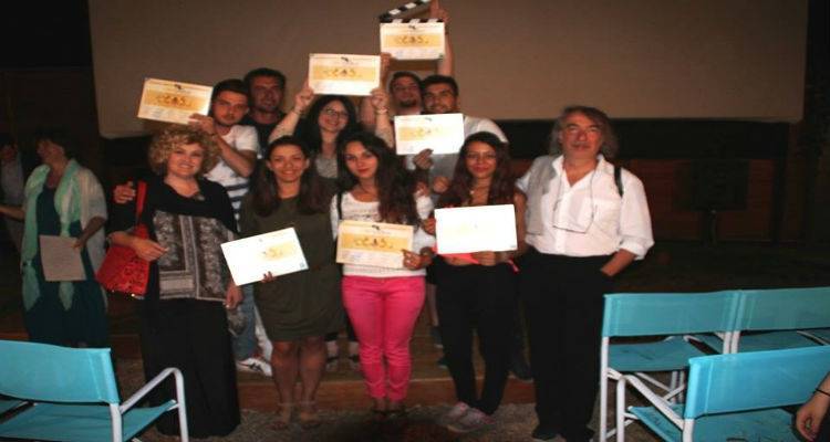 &Omicron;&iota; &laquo;Cine&pi;&alpha;&rho;&mu;έ&nu;&omicron;&iota;&raquo; &tau;&omicron;&upsilon; &Epsilon;&Pi;&Alpha;&Lambda; &Mu;ύ&rho;&iota;&nu;&alpha;&sigmaf; &sigma;ά&rho;&omega;&sigma;&alpha;&nu; &tau;&alpha; &beta;&rho;&alpha;&beta;&epsilon;ί&alpha; &sigma;&tau;&eta; &laquo;Cine&mu;ά&theta;&epsilon;&iota;&alpha;&raquo; (video + photos)