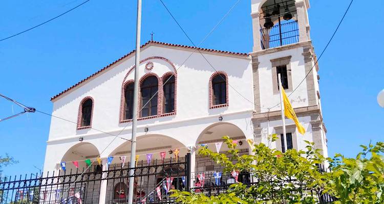 Νυχτερινή Θεία Λειτουργία στη Μνήμη της Αγίας Παρασκευής στον Ιερό Ναό Αγίου Γεωργίου Πλατέος