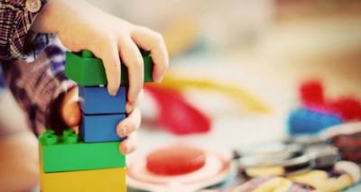 &Theta;&alpha; &mu;&epsilon;ί&nu;&omicron;&upsilon;&nu; &pi;&alpha;&iota;&delta;&iota;ά &epsilon;&kappa;&tau;ό&sigmaf; &pi;&alpha;&iota;&delta;&iota;&kappa;ώ&nu; &sigma;&tau;&alpha;&theta;&mu;ώ&nu;, &pi;&alpha;&rho;&alpha;&delta;έ&chi;&epsilon;&tau;&alpha;&iota; &omicron; &Delta;&iota;&epsilon;&upsilon;&theta;ύ&nu;&omega;&nu; &Sigma;ύ&mu;&beta;&omicron;&upsilon;&lambda;&omicron;&sigmaf; &tau;&eta;&sigmaf; &Epsilon;&Epsilon;&Tau;&Alpha;&Alpha;