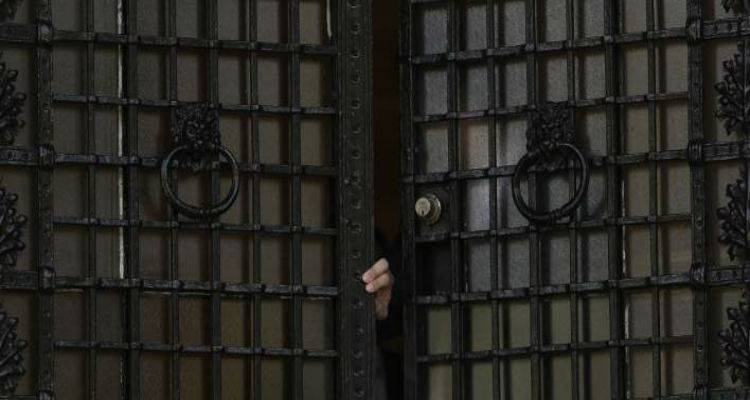 &Kappa;&upsilon;&beta;έ&rho;&nu;&eta;&sigma;&eta;: &Kappa;&alpha;ί&gamma;&epsilon;&tau;&alpha;&iota; &gamma;&iota;&alpha; &tau;&eta;&nu; &alpha;&xi;&iota;&omicron;&lambda;ό&gamma;&eta;&sigma;&eta; | &Alpha;&gamma;&omega;&nu;ί&alpha; &gamma;&iota;&alpha; &tau;&eta; &phi;&theta;&omicron;&rho;ά &pi;&omicron;&upsilon; &delta;&epsilon;ί&chi;&nu;&omicron;&upsilon;&nu; &omicron;&iota; &delta;&eta;&mu;&omicron;&sigma;&kappa;&omicron;&pi;ή&sigma;&epsilon;&iota;&sigmaf;