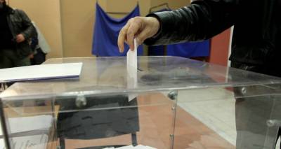 &Delta;&eta;&mu;&omicron;&sigma;&kappa;ό&pi;&eta;&sigma;&eta;: &Pi;&rho;&omicron;&beta;ά&delta;&iota;&sigma;&mu;&alpha; 13 &mu;&omicron;&nu;ά&delta;&omega;&nu; &tau;&eta;&sigmaf; &Nu;&Delta; | &Mu;ό&nu;&omicron; &tau;&omicron; 12% &epsilon;&mu;&pi;&iota;&sigma;&tau;&epsilon;ύ&epsilon;&tau;&alpha;&iota; &tau;&omicron;&nu; &Sigma;&Upsilon;&Rho;&Iota;&Zeta;&Alpha; &gamma;&iota;&alpha; &tau;&alpha; &epsilon;&lambda;&lambda;&eta;&nu;&omicron;&tau;&omicron;&upsilon;&rho;&kappa;&iota;&kappa;ά