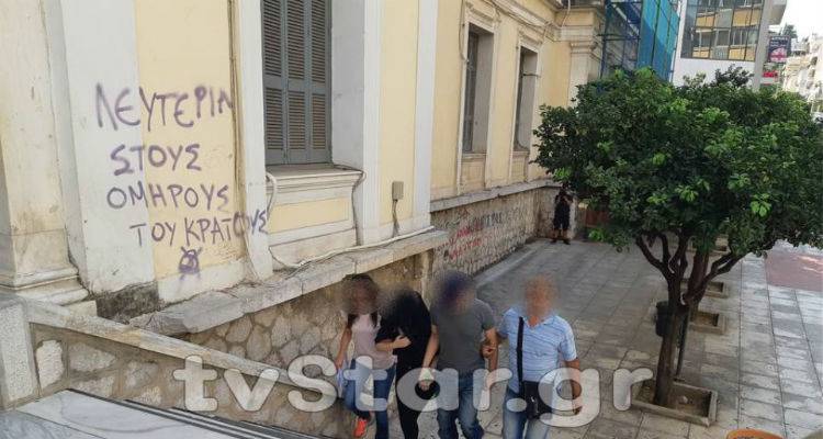 &Lambda;&alpha;&mu;ί&alpha;: &Omicron;&iota; &epsilon;&phi;&iota;&alpha;&lambda;&tau;&iota;&kappa;έ&sigmaf; &sigma;&tau;&iota;&gamma;&mu;έ&sigmaf; &tau;&eta;&sigmaf; &Gamma;&alpha;&lambda;&lambda;ί&delta;&alpha;&sigmaf; &kappa;&alpha;&tau;ά &tau;&eta;&nu; &alpha;&iota;&chi;&mu;&alpha;&lambda;&omega;&sigma;ί&alpha; &tau;&eta;&sigmaf; &alpha;&pi;ό &tau;&omicron;&nu; 34&chi;&rho;&omicron;&nu;&omicron; &epsilon;&theta;&nu;&omicron;&phi;ύ&lambda;&alpha;&kappa;&alpha;