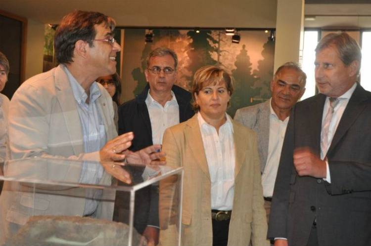 Στην Περιφ. Βορείου Αιγαίου σήμερα ο Επίτροπος Johannes Hahn (photos)