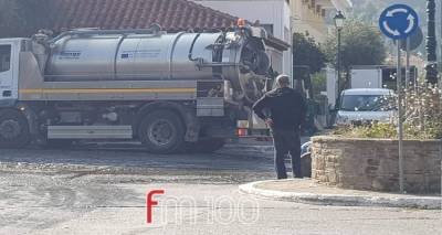 &Delta;&iota;&alpha;&rho;&rho;&omicron;ή &lambda;&upsilon;&mu;ά&tau;&omega;&nu; &sigma;&tau;&omicron; &Tau;&rho;ί&phi;&omega;&tau;&omicron; | &Omicron; &Nu;. &Mu;&omicron;&sigma;&chi;ά&kappa;&eta;&sigmaf; &epsilon;&xi;&eta;&gamma;&epsilon;ί (photos + audio)