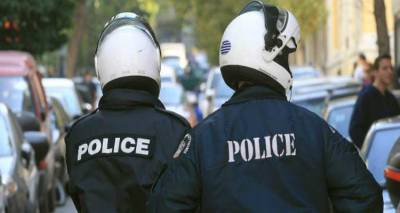 Έ&xi;&iota; ά&tau;&omicron;&mu;&alpha; &kappa;&alpha;&tau;&eta;&gamma;&omicron;&rho;&omicron;ύ&nu;&tau;&alpha;&iota; &gamma;&iota;&alpha; 18 &delta;&iota;&alpha;&rho;&rho;ή&xi;&epsilon;&iota;&sigmaf; &sigma;&epsilon; &pi;έ&nu;&tau;&epsilon; &pi;ό&lambda;&epsilon;&iota;&sigmaf; &tau;&eta;&sigmaf; &Beta;. &Epsilon;&lambda;&lambda;ά&delta;&alpha;&sigmaf;