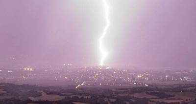 &Theta;&epsilon;&sigma;&sigma;&alpha;&lambda;&omicron;&nu;ί&kappa;&eta;: &Epsilon;&nu;&tau;&upsilon;&pi;&omega;&sigma;&iota;&alpha;&kappa;ή &phi;&omega;&tau;&omicron;&gamma;&rho;&alpha;&phi;ί&alpha; &alpha;&pi;ό &pi;&tau;ώ&sigma;&eta; &kappa;&epsilon;&rho;&alpha;&upsilon;&nu;&omicron;ύ