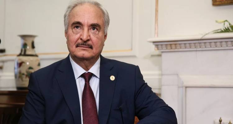 Τι κρύβεται πίσω από τη στάση του Χαφτάρ -Γιατί έδιωξε τους Ευρωπαίους αξιωματούχους από τη Βεγγάζη