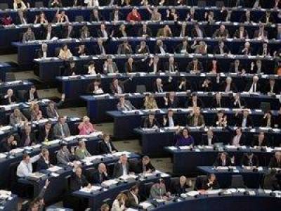 Το Ευρωκοινοβούλιο «αδειάζει» την Τρόικα