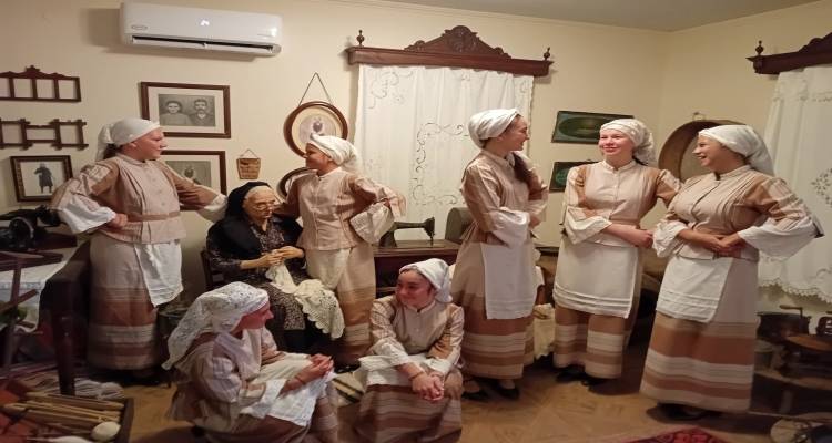 Ο Χορευτικός Όμιλος Λήμνου «Ήφαιστος» στο «Σπίτι της Ελένης»