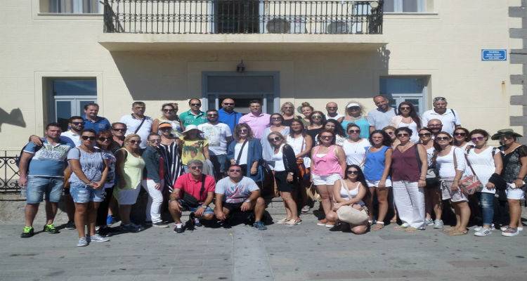 Τον Δήμαρχο Λήμνου επισκέφθηκε το χορευτικό συγκρότημα του Δήμου Παραλιμνίου και ο ΓΑΣ Μύρινας (photos)