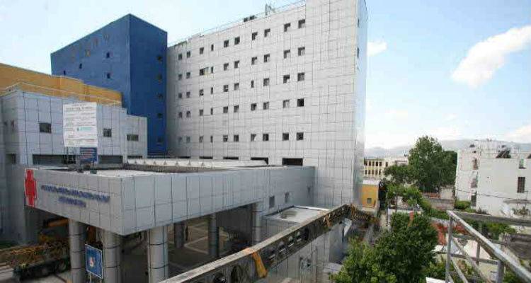 &Beta;ό&lambda;&omicron;&sigmaf;: 27&chi;&rho;&omicron;&nu;&omicron;&sigmaf; &beta;&omicron;ύ&tau;&eta;&xi;&epsilon; &sigma;&tau;&omicron; &kappa;&epsilon;&nu;ό &mu;&pi;&rho;&omicron;&sigma;&tau;ά &sigma;&tau;&eta;&nu; &omicron;&iota;&kappa;&omicron;&gamma;έ&nu;&epsilon;&iota;ά &tau;&omicron;&upsilon;