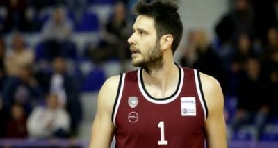 &Mu;&alpha;&nu;&omega;&lambda;ό&pi;&omicron;&upsilon;&lambda;&omicron;&sigmaf;: &laquo;&Alpha;&pi;ό &tau;&omicron;... &mu;&eta;&delta;έ&nu;, &omicron; Ή&phi;&alpha;&iota;&sigma;&tau;&omicron;&sigmaf; &pi;έ&tau;&upsilon;&chi;&epsilon; ό&lambda;&omicron;&upsilon;&sigmaf; &tau;&omicron;&upsilon; &tau;&omicron;&upsilon;&sigmaf; &sigma;&tau;ό&chi;&omicron;&upsilon;&sigmaf;&raquo;