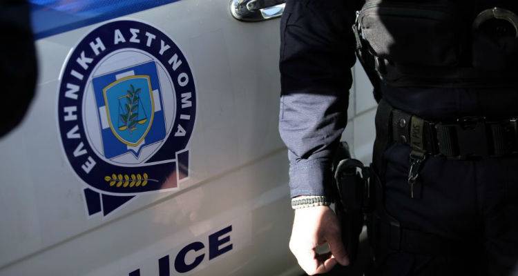 &laquo;Ό&tau;&alpha;&nu; &epsilon;ί&delta;&alpha; &delta;&epsilon;&mu;έ&nu;&omicron; &tau;&omicron; &pi;&alpha;&iota;&delta;ί &mu;&omicron;&upsilon; έ&kappa;&lambda;&alpha;&iota;&gamma;&alpha;&raquo; &lambda;έ&epsilon;&iota; &omicron; &sigma;ύ&zeta;&upsilon;&gamma;&omicron;&sigmaf; &pi;&omicron;&upsilon; έ&sigma;&tau;&eta;&sigma;&epsilon; &tau;&eta; &lambda;&eta;&sigma;&tau;&epsilon;ί&alpha; &tau;&eta;&sigmaf; &gamma;&upsilon;&nu;&alpha;ί&kappa;&alpha;&sigmaf; &tau;&omicron;&upsilon; &sigma;&tau;&eta; &Mu;ύ&kappa;&omicron;&nu;&omicron;