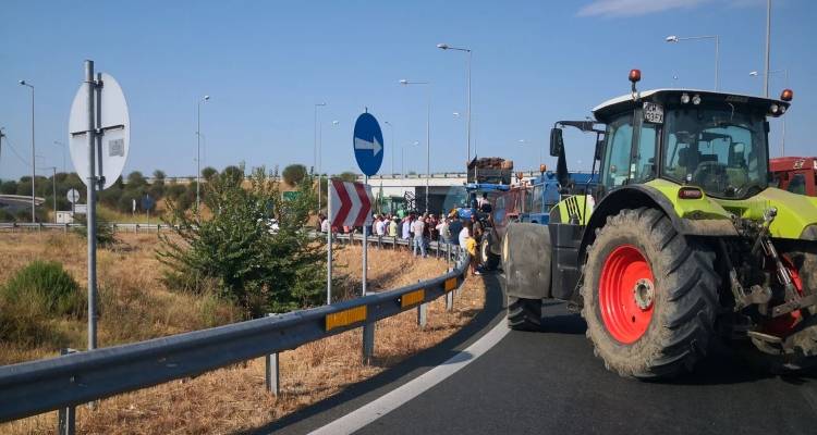 &Sigma;ή&mu;&epsilon;&rho;&alpha; &sigma;&tau;&iota;&sigmaf; 13:00 &sigma;&upsilon;&nu;ά&nu;&tau;&eta;&sigma;&eta; &alpha;&gamma;&rho;&omicron;&tau;ώ&nu; &mu;&epsilon; &kappa;&upsilon;&beta;&epsilon;&rho;&nu;&eta;&tau;&iota;&kappa;ό &kappa;&lambda;&iota;&mu;ά&kappa;&iota;&omicron; &sigma;&tau;&omicron; &upsilon;&pi;. &Alpha;&nu;ά&pi;&tau;&upsilon;&xi;&eta;&sigmaf;