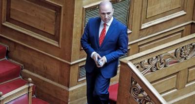 &Mu;&eta;&tau;&sigma;&omicron;&tau;ά&kappa;&eta;&sigmaf;: &Tau;&alpha; &pi;&omicron;&lambda;&lambda;&alpha;&pi;&lambda;ά &mu;&eta;&nu;ύ&mu;&alpha;&tau;&alpha; &alpha;&pi;ό &tau;&eta;&nu; &laquo;&kappa;ό&kappa;&kappa;&iota;&nu;&eta; &kappa;ά&rho;&tau;&alpha;&raquo; &sigma;&tau;&omicron;&nu; &Mu;&pi;&omicron;&gamma;&delta;ά&nu;&omicron;